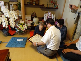 井方ヤスコ様　百歳慶祝訪問