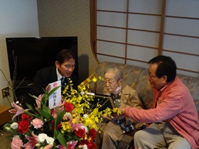 松本久子様　百歳慶祝訪問