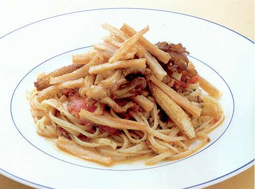 れんこんと季節野菜のフライのせトマトのスパゲッティ