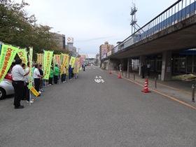 交通安全キャンペーン　早めのライト啓発運動