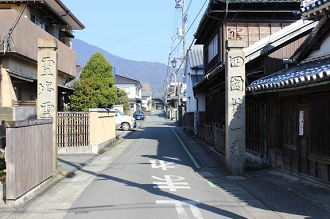 霊山寺の石柱