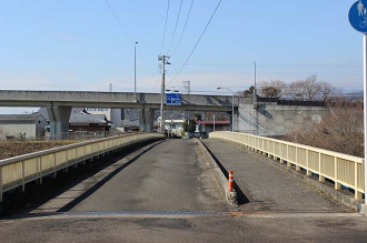 板東谷川に架かる板東橋