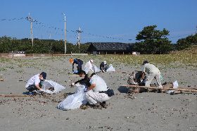 環境衛生組合連合会海岸清掃活動（網干駐車場）