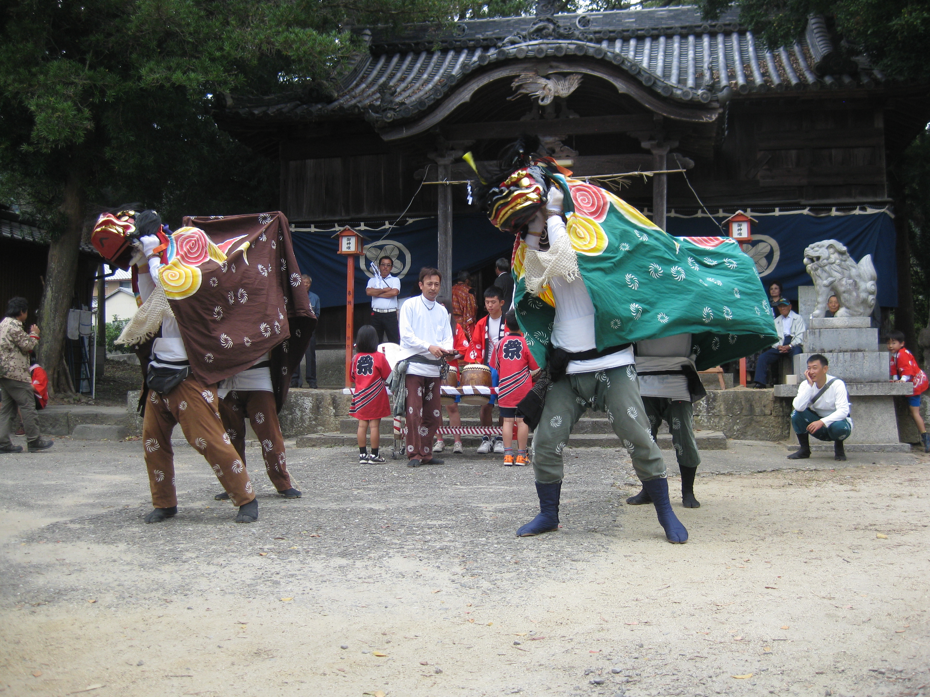 獅子舞のようす(姫田) 獅子舞のようす(姫田)