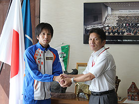 世界ハーフマラソン選手権日本代表井幡磨選手表敬訪問