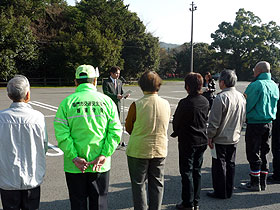 防犯パトロール車「青パト」出発式