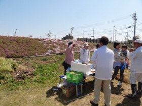 新池川をきれいにする会　清掃活動2