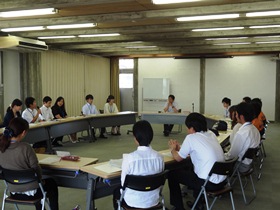 平成25年度採用職員との座談会