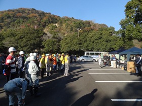 県道 徳島北灘線　不法投棄物撤去作業