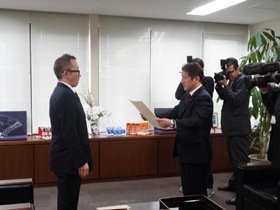 故 大塚明彦 氏への名誉市民称号贈呈